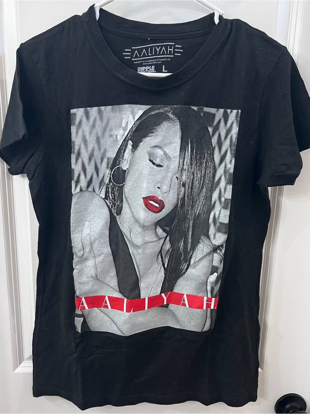 Pre-loved Ripple Junction Aaliyah Graphic Tee, Black, L